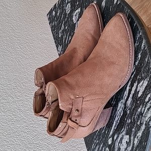 Dolce Vita booties